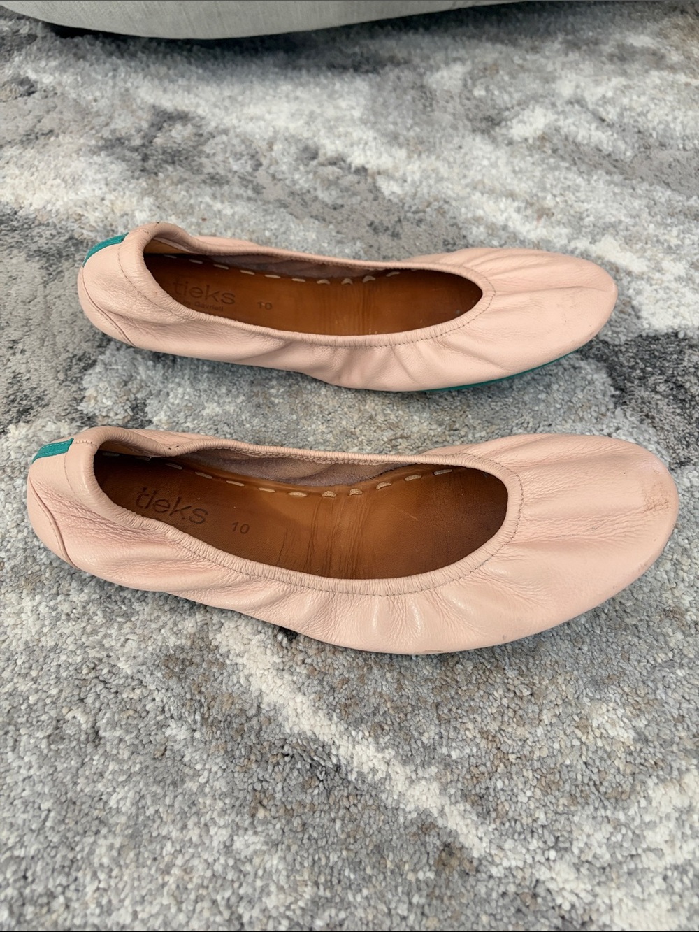 Tieks Blush Leather Ballet Flats with Teal Heel Tab size 10